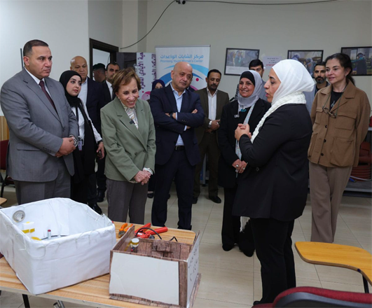 HRH Princess Basma, the president of the Goodwill Campaign's higher committee, on Saturday hands over financial support to women-led income-generating projects  (Petra photo)