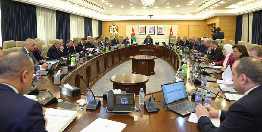 Prime Minister Bisher Khasawneh chairs a Cabinet session on Sunday (Petra photo)