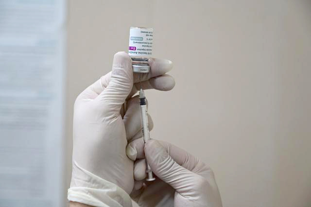 The total number of people who received the first dose of COVID-19 vaccine has reached 2,125,824, while 1,071,454 got their second shot, according to the government (File photo)
