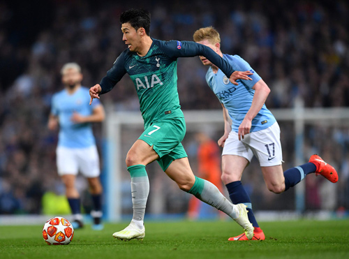 Tottenham Hotspur’s South Korean striker Son Heung-min controls the ball during the UEFA Champions League quarter-final second leg football match against Manchester City in Manchester on Wednesday  (AFP photo by Ben Stansall)
