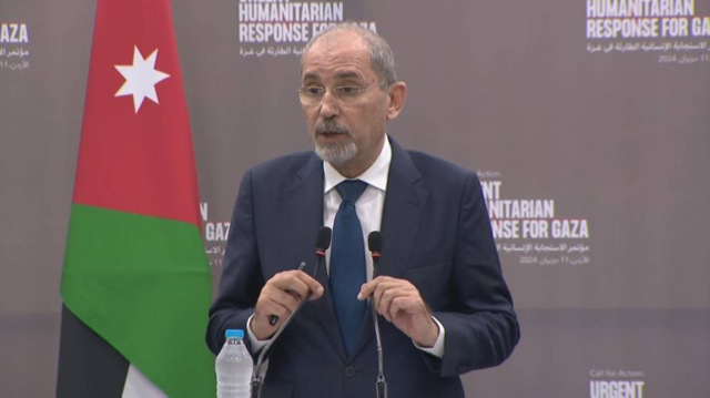 Deputy Prime Minister and Foreign Minister Ayman Safadi stresses the need to end the Israeli aggression against Gaza and allow more humanitarian aid to enter the strip (Al Rai Photo)