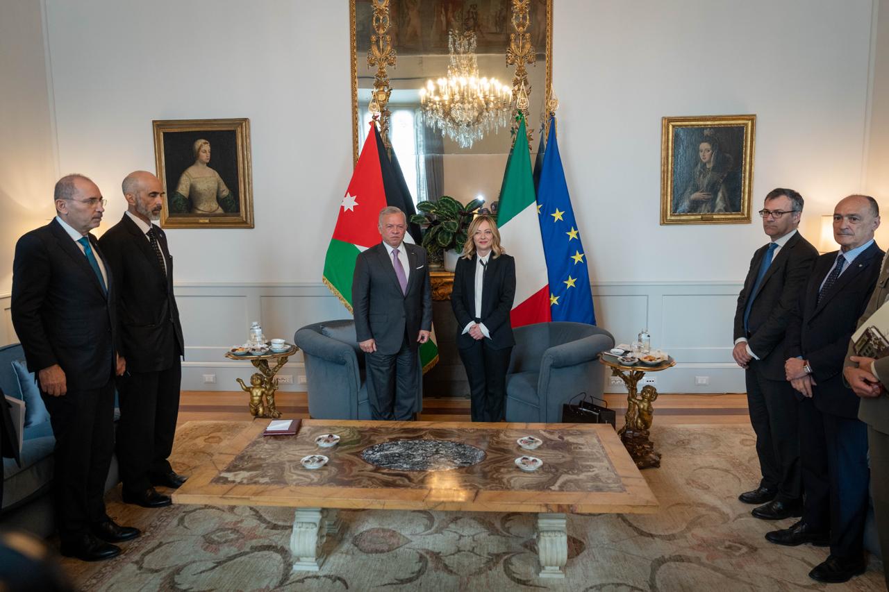 His Majesty King Abdullah II is received by Italy Prime Minister Giorgia Meloni at Chigi Palace in Rome (Photo courtesy of Royal Court)