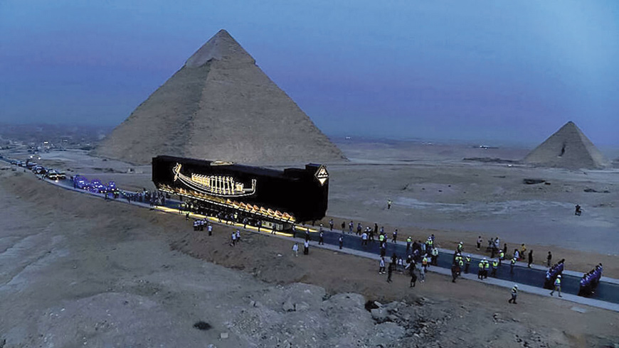 Khufu’s solar boat on its journey to the new Grand Egyptian Museum (AFP photo)