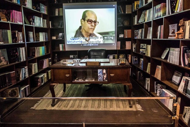 This photo taken on November 7, 2019, shows the desk of Egyptian novelist and nobel prize winner Naguib Mahfouz displayed at his museum at Al Azhar district in the heart of the capital Cairo (AFP photo)