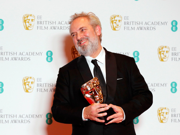  British director Sam Mendes poses with the award for a director for his work on the film ‘1917’ at the BAFTA British Academy Film Awards at the Royal Albert Hall in London on Sunday (AFP photo by Adrian Dennis)