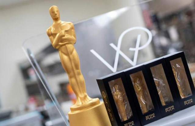 The full-scale glamour will be back at the Oscars — including chocolate versions of the golden statuette at the Annual Academy Awards Governors Ball (AFP photo)