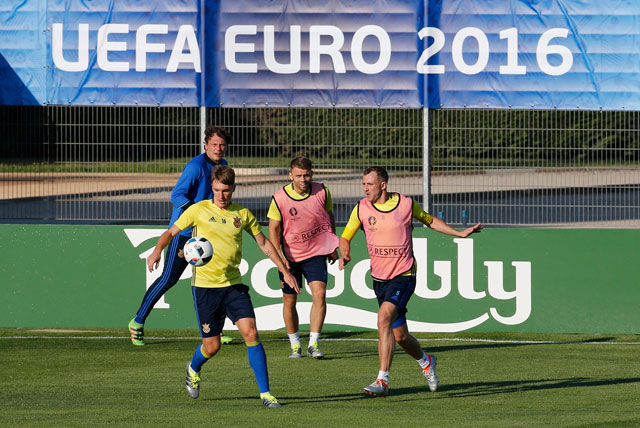 Ukraine’s players train at the Stade Georges Carcassonne, Aix en Provence, France, on Wednesday for their Euro 2016 match against Germany  (Reuters photo by Jean-Paul Pelissier)