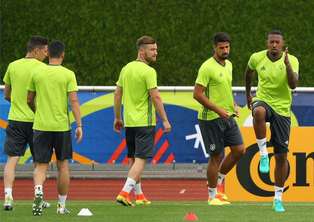  Jerome Boateng, Sami Khedira and Shkodran Mustafi (from right) practice during a training session of the German national football team in the Camille Fournier Stadium at their base camp in Evian-Les-Bains, France, on Saturday (AP photo by Christian Charisius)