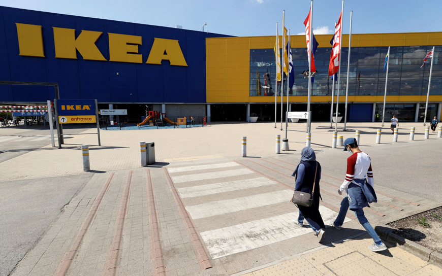IKEA branch in London on November 3 (AFP photo)
