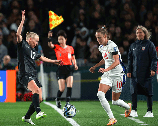 New Zealand’s Betsy Hassett (left) vies for the ball with Norway’s forward Caroline Hansen during their Group A match at the Australia and New Zealand 2023 Women’s World Cup in Auckland on Thursday (AFP photo by Marty Melville)