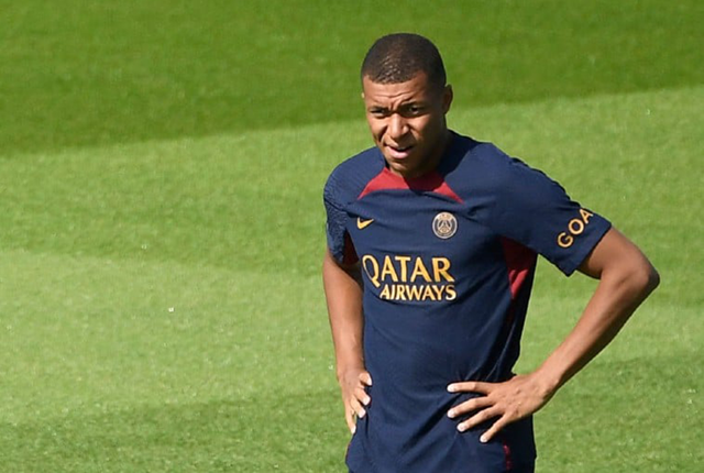 Paris Saint-Germain’s French forward Kylian Mbappe takes part in a training session at the new “campus” of French Ligue 1 PSG football club (AFP photo)