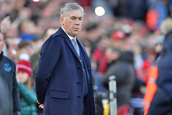 Everton manager Carlo Ancelotti looks on before the FA Cup third round match with Liverpool at Anfield in Liverpool on Sunday  (AFP photo)