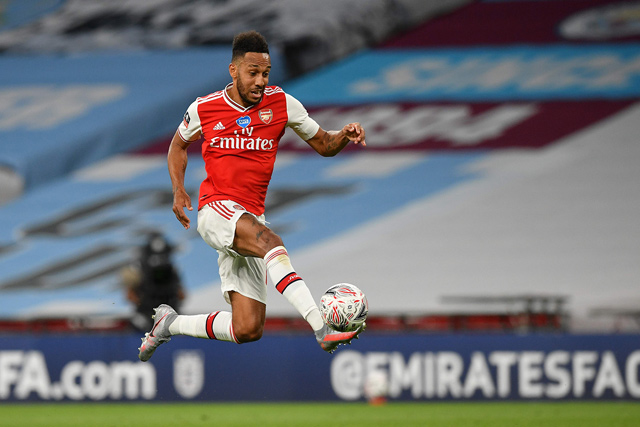 Arsenal’s Gabonese striker Pierre-Emerick Aubameyang controls the ball against Manchester City during their English FA Cup semifinal match in London on Saturday  (AFP photo by Justin Tallis)