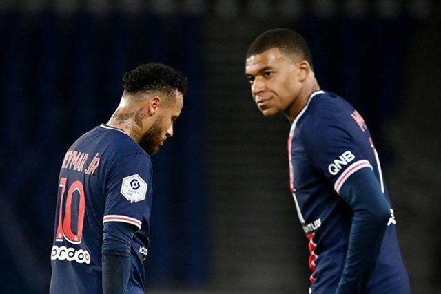 Paris Saint-Germain’s Neymar and Kylian Mbappe (right)  hope to go all the way in the Champions League this season after losing the final to Bayern Munich in August  (AFP photo)