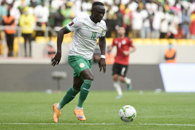 Senegal’s Sadio Mane controls the ball against Egypt during their World Cup 2022 qualifying match in Diamniadio, Senegal, on Tuesday (AFP photo by Seyllou)