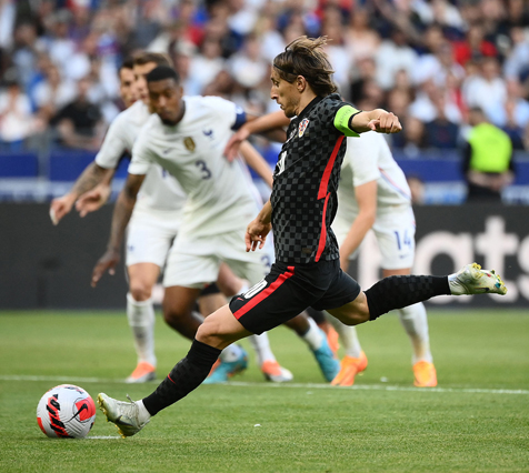 Croatia’s midfielder Luka Modric kicks to score against France during their UEFA Nations League — League A Group 1 match in Saint-Denis, France, on Monday (AFP photo by Franck Fife)