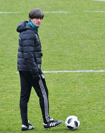  Head coach of the German national football team Joachim Loew attends a training session ahead of their friendly match against Spain on March 21 in Duesseldorf, Germany (AFP photo by  Patrik Stollarz)
