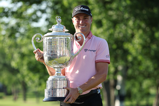 Justin Thomas of the United States poses with the Wanamaker Trophy after winning the 2022 USPGA Championship in Tulsa, Oklahoma, on Sunday (AFP photo by Richard Heathcote)