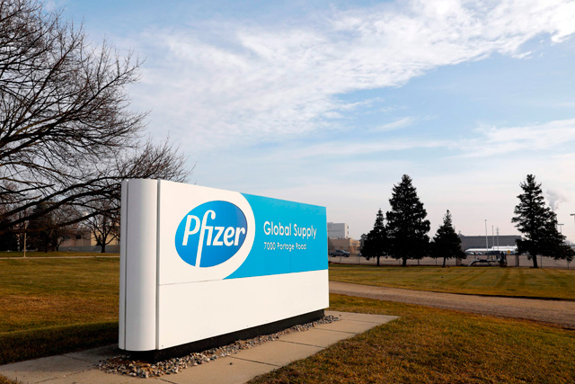 Pfizers Global Supply facility in Kalamazoo, Michigan, on Friday. The facility is producing Pfizer's COVID-19 vaccine. (AFP photo)