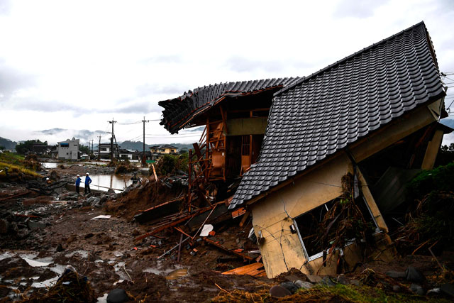 Damaged houses are seen in Hitoyoshi, Kumamoto prefecture, on Tuesday (AFP photo)