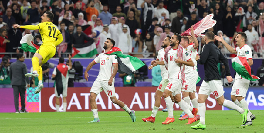 Jordan’s players celebrate after defeating South Korea at the end of the Qatar 2023 AFC Asian Cup semifinal football match between Jordan and South Kore (AFP photo)