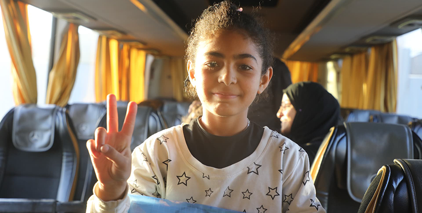 The Jordan Armed Forces–Arab Army (JAF) on Wednesday evacuates four children with cancer from Gaza for treatment in Jordan, along with 12 accompanying family members  (Photos by Ahmad Khleifat)