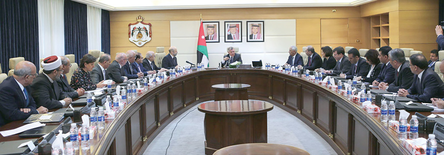 His Majesty King Abdullah chairs part of a Cabinet meeting on Sunday (Photo courtesy of Royal Court)