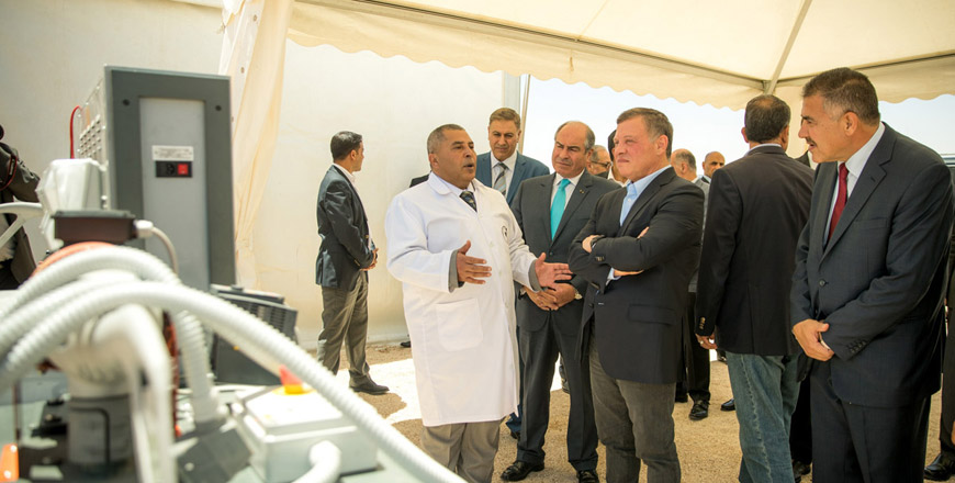His Majesty King Abdullah inaugurated several solar energy projects, worth more than JD400 million, in the southern governorates on Sunday (Photo courtesy of the Royal Court)