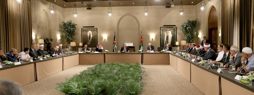 His Majesty King Abdullah meets with representatives of the Jerusalem Awqaf Department, Jerusalemites and the Palestinian leadership in Amman on Wednesday  (Photo courtesy of Royal Court)