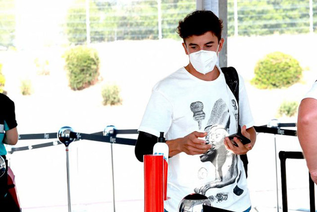 Honda rider Marc Marquez declared fit to ride at this weekend's Andalucia Grand Prix  (AFP photo)