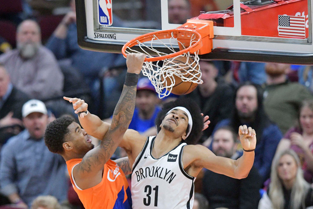 Cleveland Cavaliers forward Marquese Chriss dunks against Brooklyn Nets centre Jarrett Allen in their NBA game in Cleveland, Ohio, on Wednesday (Reuters photo by David Richard)