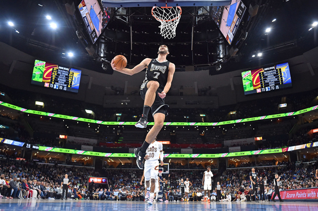 Ja Morant of the Memphis Grizzlies goes to the basket against the Cleveland Cavaliers during their NBA game in Memphis, Tennessee, on Wednesday (AFP photo by Justin Ford)