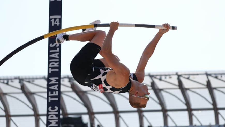 Sam Kendricks competes during the finals of the men's pole vault at the US Olympic Track and Field Trials in Eugene, Oregon, on June 21, 2021 (AFP photo by Patrick Smith)