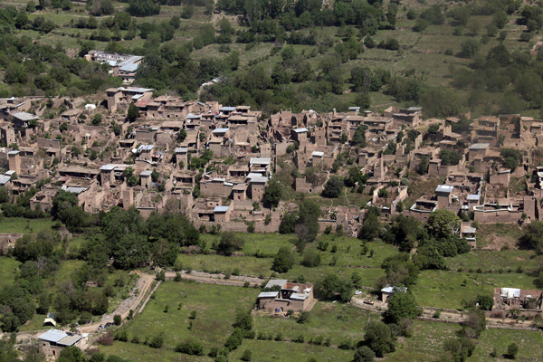 In this photo taken from a Pakistani army helicopter on May 20, 2016, empty houses whose roofs have been removed by the army during an operation are seen in the South Waziristan tribal district on Pakistan’s border with Afghanistan (AFP photo)
