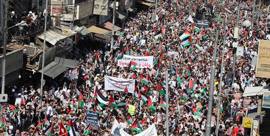 Jordanians take part in a protest rally in solidarity with Palestinians in downtown Amman on Friday (Photo by Osama Aqarbeh)