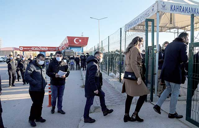 Families enter the Sincan Penal Institution at the 4th Heavy Penal Court near Ankara, on Thursday (AFP photo)