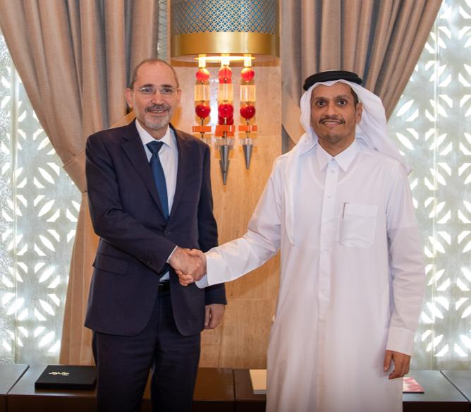 Deputy Prime Minister and Foreign Affairs Minister Ayman Safadi and Qatari Deputy Prime Minister and Foreign Affairs Minister Sheikh Mohammed Bin Abdulrahman Al Thani during their meeting in Doha on Sunday (Photo courtesy of Foreign Ministry)
