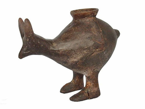  A late Bronze Age feeding vessel from Vosendorf, Austria, dating from about 1,200 to 800 BC  (Photo courtesy of Katharina Rebay-Salisbury/TNS)