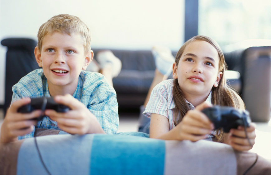  A study demonstrates that video games can help improve working memory and other cognitive skills in childhood cancer survivors (Photo courtesy of socialnewsdaily.com)
