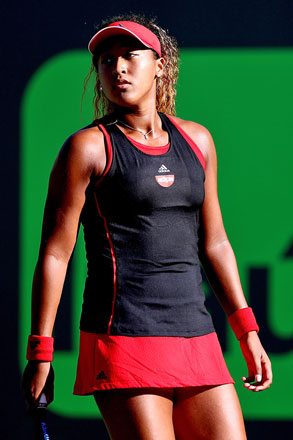 Naomi Osaka of Japan plays Serena Williams during the Miami Open on Wednesday in Key Biscayne, Florida (AFP photo)