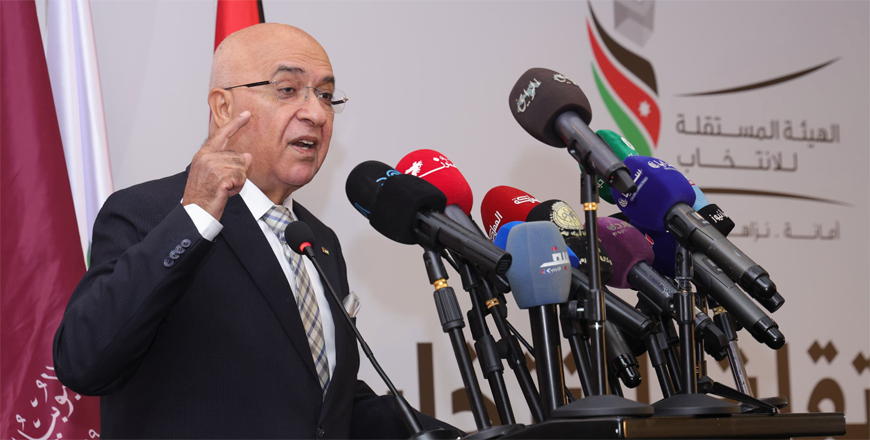 Independent Election Commission Chairman Musa Maaytah on Monday announces that, for the first time in the Kingdom, preliminary results of the parliamentary elections will be published on a website (JT file)