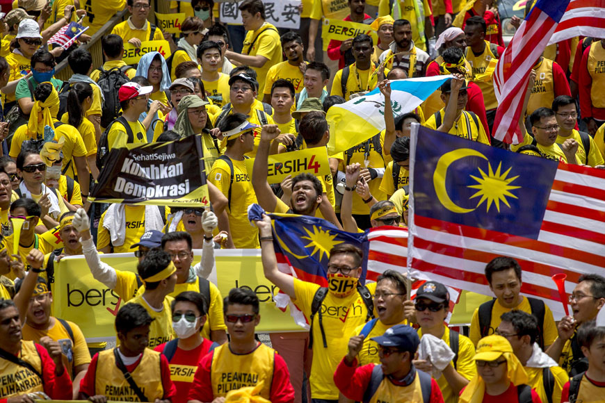 Supporters of pro-democracy group ‘Bersih’ (Clean) gather near Chinatown in Malaysia’s capital city of Kuala Lumpur, Malaysia (Reuters photo)